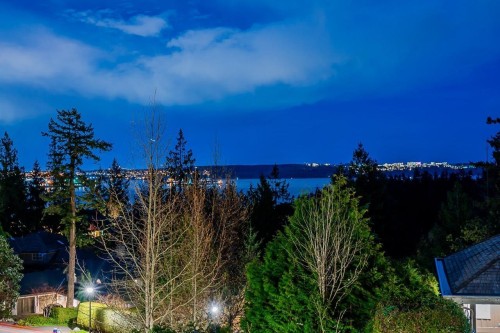 4751 Headland Drive, Vancouver, BC 
