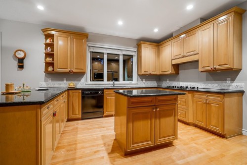 4751 Headland Drive, Vancouver, BC 