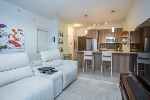417-7058 14Th Avenue, Burnaby, BC 