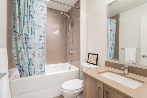 417-7058 14Th Avenue, Burnaby, BC 