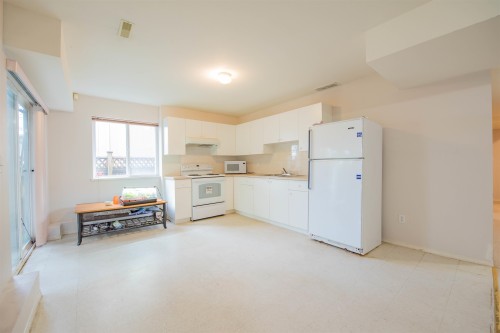 1645 Pinetree Way, Coquitlam, BC 