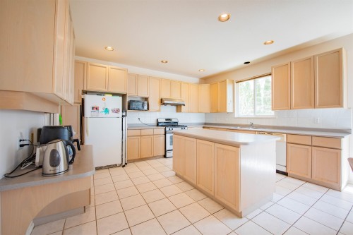 1645 Pinetree Way, Coquitlam, BC 