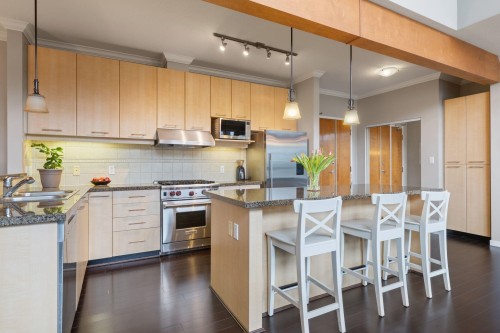 514-560 Raven Woods Drive  North Vancouver, BC V7G 2T3