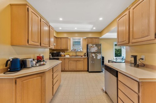 231 Eighth Avenue E, New Westminster, BC 