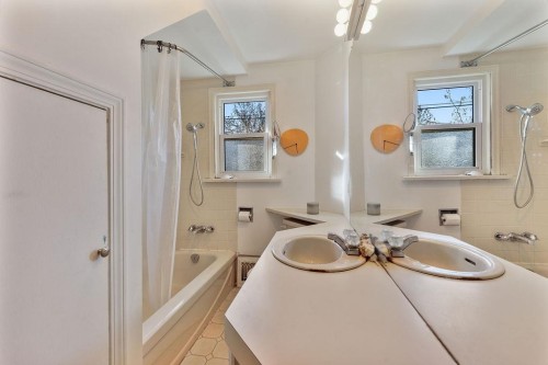 231 Eighth Avenue E, New Westminster, BC 