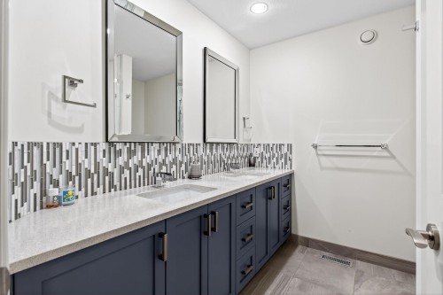 1411 Madrona Place, Coquitlam, BC 