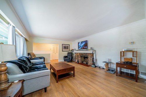 690 Burley Drive, West Vancouver, BC 