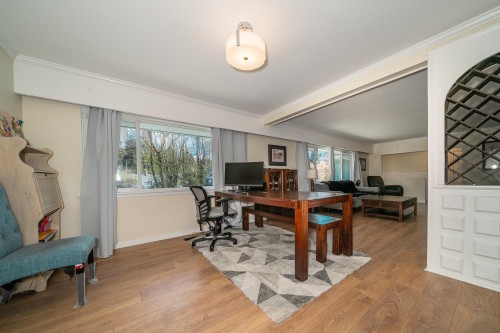 690 Burley Drive, West Vancouver, BC 