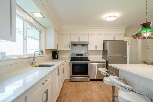 690 Burley Drive, West Vancouver, BC 