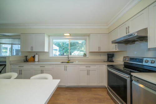 690 Burley Drive, West Vancouver, BC 