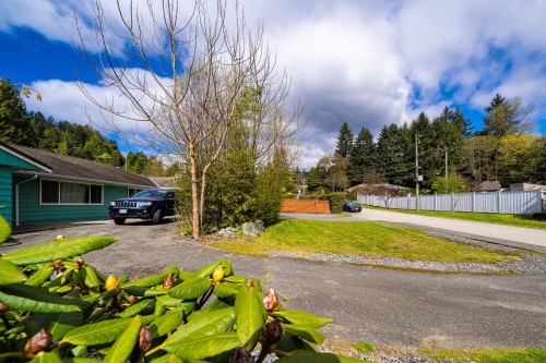 690 Burley Drive, West Vancouver, BC 