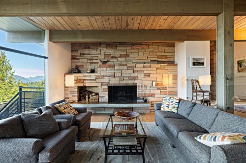 6235 Overstone Drive, West Vancouver, BC 