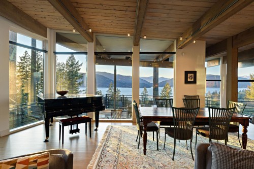 6235 Overstone Drive, West Vancouver, BC 