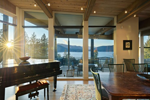 6235 Overstone Drive, West Vancouver, BC 