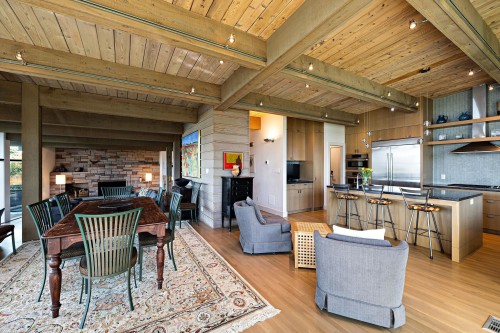 6235 Overstone Drive, West Vancouver, BC 