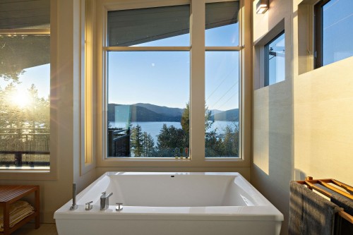 6235 Overstone Drive, West Vancouver, BC 