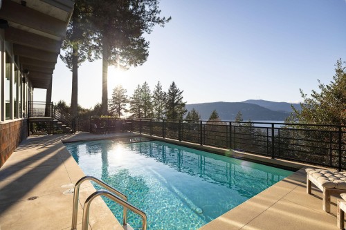 6235 Overstone Drive, West Vancouver, BC 