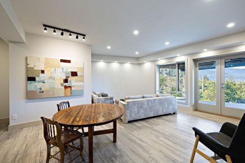 6235 Overstone Drive, West Vancouver, BC 