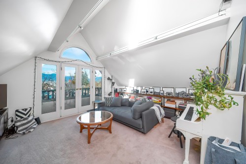 826 13Th Avenue E, Vancouver, BC 