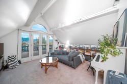 826 13th Avenue E Vancouver, BC V5T 2L5