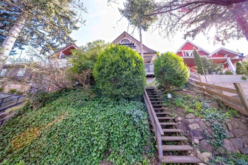 826 13Th Avenue E, Vancouver, BC 