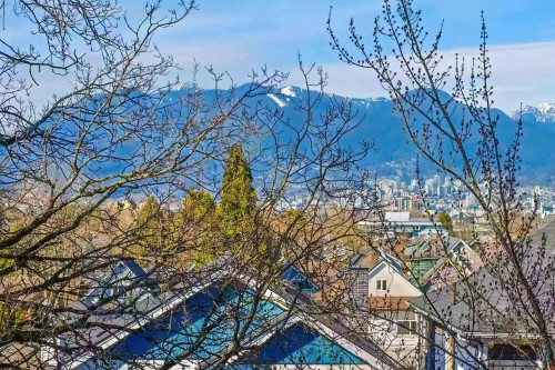 826 13Th Avenue E, Vancouver, BC 