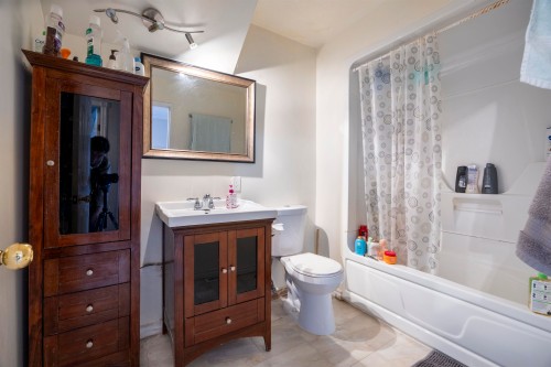 826 13Th Avenue E, Vancouver, BC 