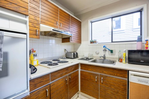 826 13Th Avenue E, Vancouver, BC 