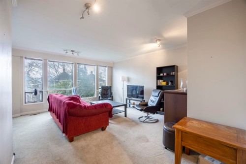 826 13Th Avenue E, Vancouver, BC 
