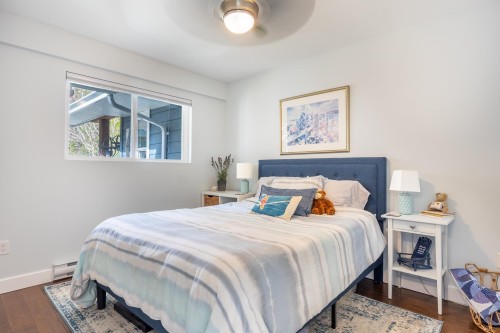 7616 Eureka Avenue, Halfmoon Bay, BC 