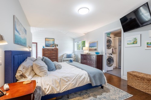 7616 Eureka Avenue, Halfmoon Bay, BC 