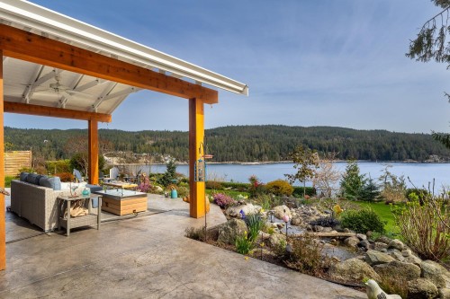 7616 Eureka Avenue, Halfmoon Bay, BC 
