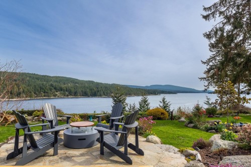 7616 Eureka Avenue, Halfmoon Bay, BC 