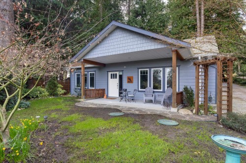 7616 Eureka Avenue, Halfmoon Bay, BC 