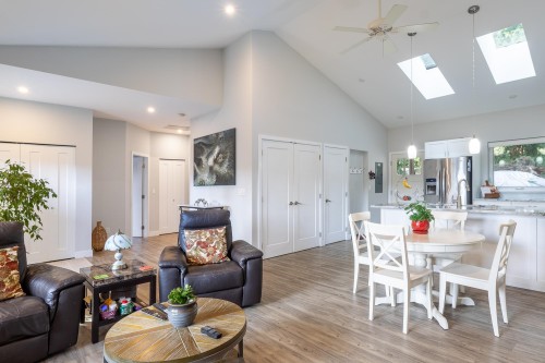 7616 Eureka Avenue, Halfmoon Bay, BC 