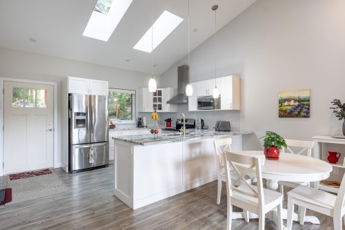 7616 Eureka Avenue, Halfmoon Bay, BC 