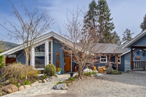 7616 Eureka Avenue, Halfmoon Bay, BC 