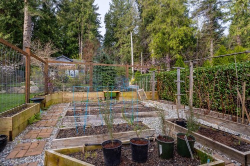 7616 Eureka Avenue, Halfmoon Bay, BC 