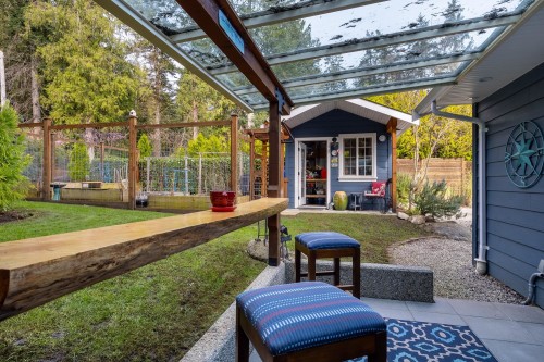 7616 Eureka Avenue, Halfmoon Bay, BC 
