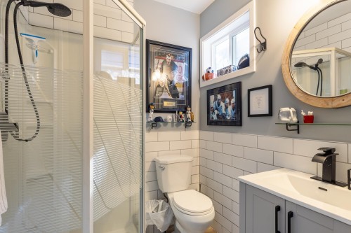 7616 Eureka Avenue, Halfmoon Bay, BC 