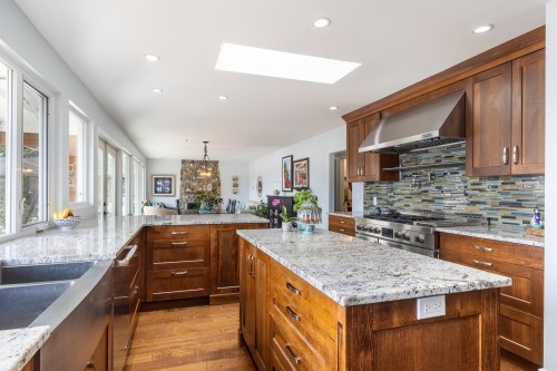 7616 Eureka Avenue, Halfmoon Bay, BC 
