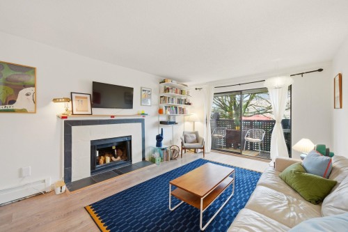 207-2215 Dundas Street  Vancouver, BC V5L 1J9