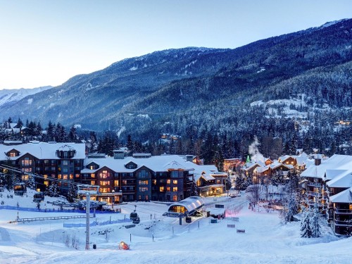 303-2202 Gondola Way  Whistler, BC V8E 0M7