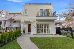 2-4503 15th Avenue W Vancouver, BC V6R 3B3