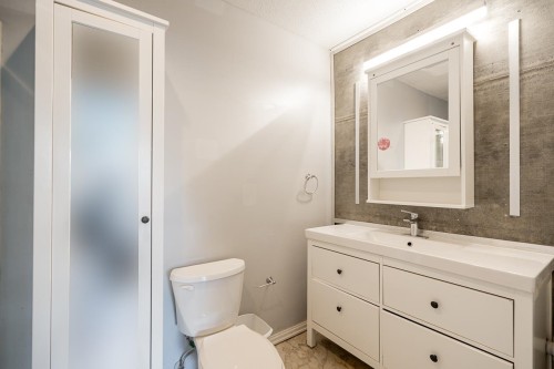 8-7375 Montecito Drive, Burnaby, BC 