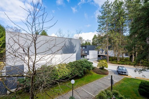 8-7375 Montecito Drive, Burnaby, BC 