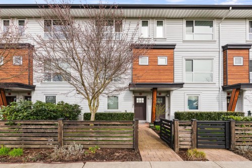 15-240 Jardine Street  New Westminster, BC V3M 0K8