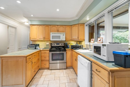 360 Seaforth Crescent, Coquitlam, BC 