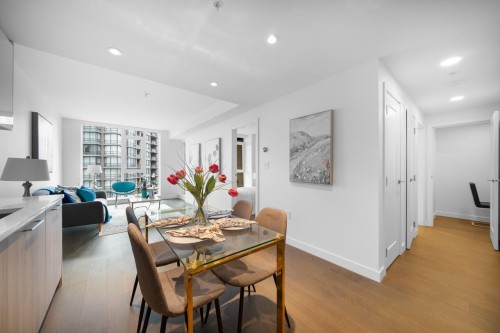 806-3280 Corvette Way, Richmond, BC 