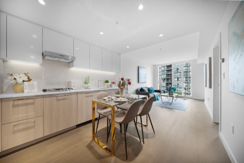 806-3280 Corvette Way, Richmond, BC 